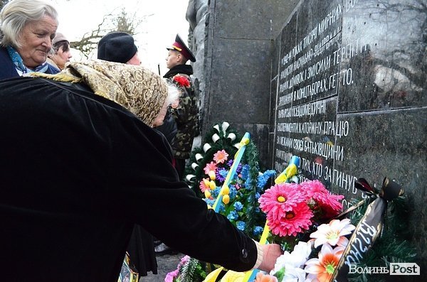 У Луцьку вшанували в'язнів концтаборів. ФОТО