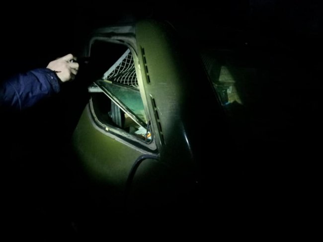 Невідомі пограбували волонтерську автівку, де були посилки з Волині