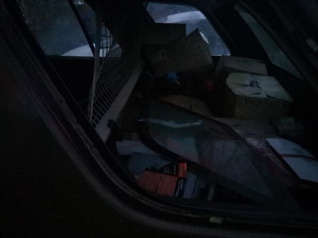 Невідомі пограбували волонтерську автівку, де були посилки з Волині