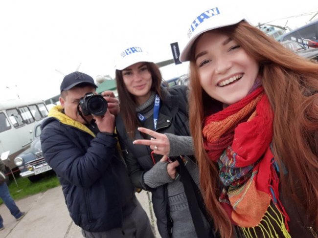 Луцька компанія WEST AUTO HUB розігрує iPhone X на фестивалі ретро-автомобілів  у столиці*