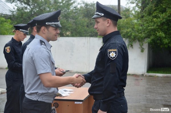 У Луцьку поліцейські отримали нові погони і звання. ФОТО