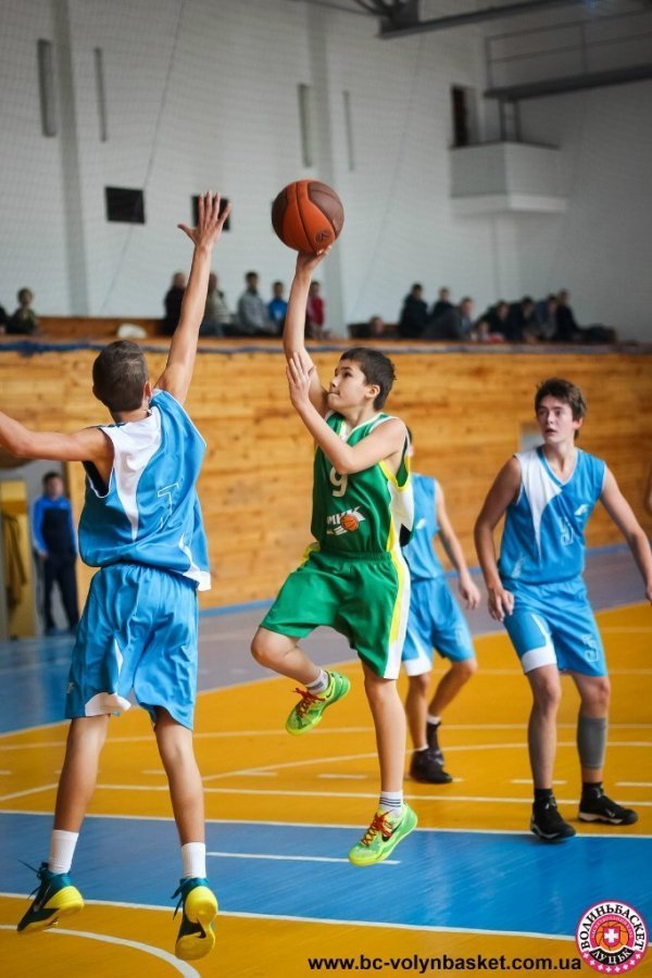 Фото міжнародного баскетбольного турніру в Луцьку