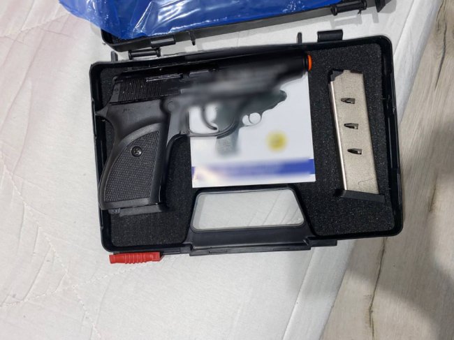 На Волині «накрили» канал продажу зброї з широким «асортиментом» пістолетів та набоїв. ФОТО