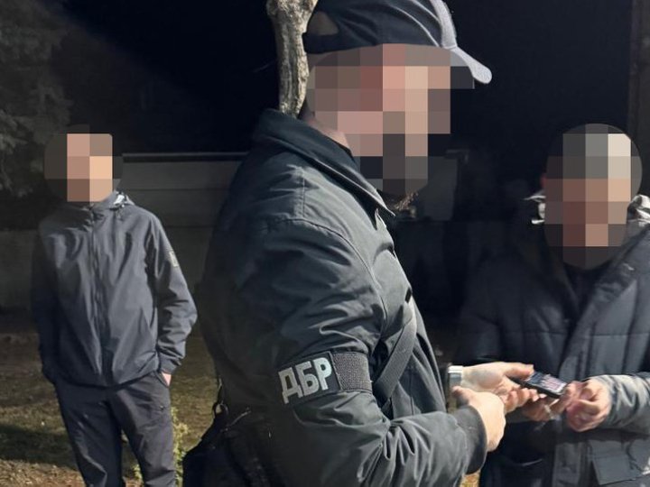 Зламав кістку 60-річному чоловіку при «мобілізації»: на Волині ДБР затримало посадовця ТЦК 