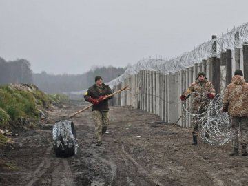 Стіна на кордоні із Білоруссю на Волині: скільки вже побудували і наскільки вона надійна