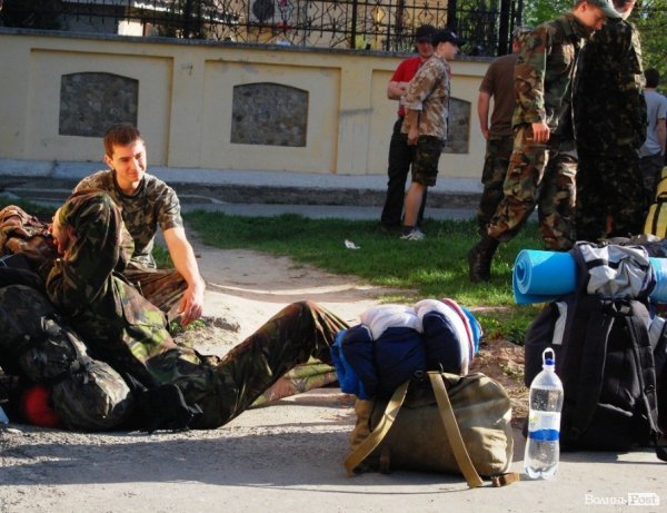 До волинського лісу відправили 130 камуфльованих молодиків