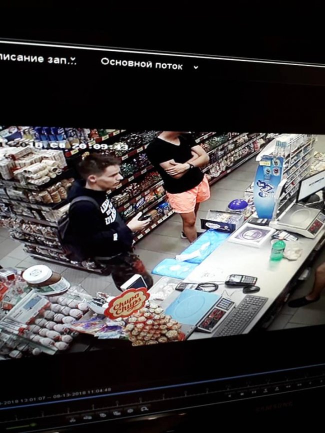 «Латексним злодюгам», які вкрали презервативи під Луцьком, поставили ультиматум