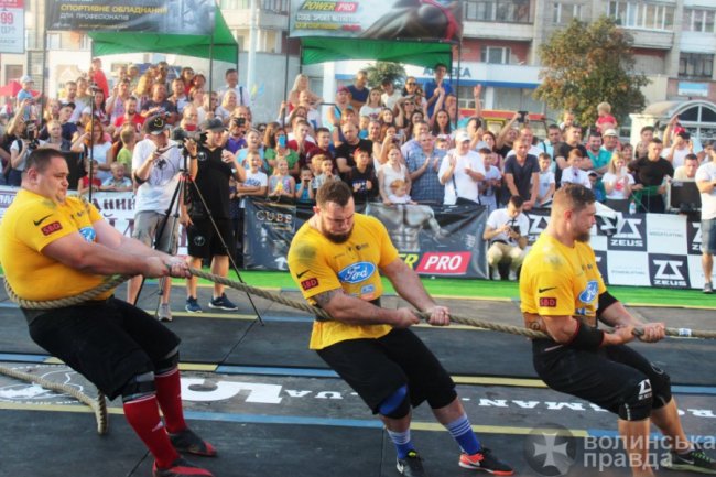 Збірна України зі стронгмену у Луцьку перемогла збірну Європи. ФОТО