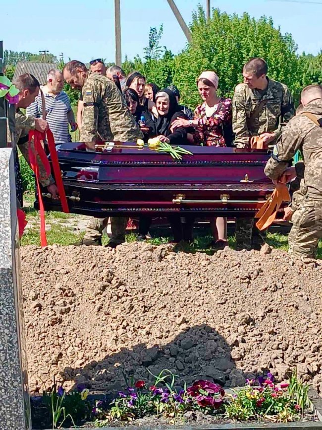 На Волині попрощалися із Героєм Олександром Книшем, який більше року вважався зниклим безвісти