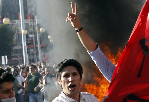 Масові заворушення в Туреччині: двоє людей загинули, тисячу затримали. ФОТО