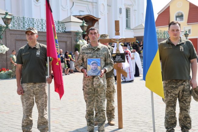 У Луцьку провели в останню дорогу полеглого захисника Андрія Малого