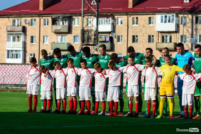 «Волинь» – «Карпати»: великий фотозвіт із нашумілого матчу