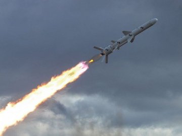 Росія вдарила ракетами по Києву: що відомо