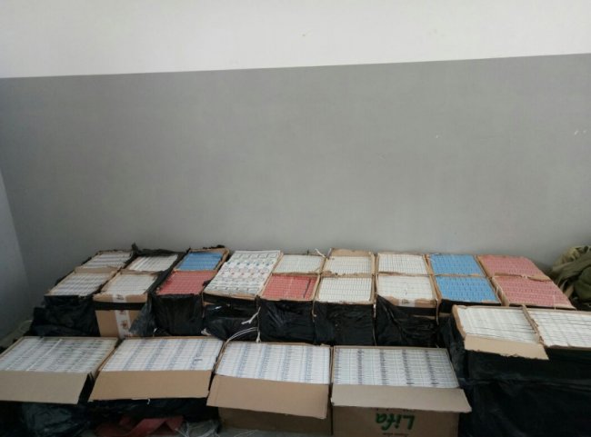 Важкі будні контрабандистів на Волині: одні викинули товар, інших затримали