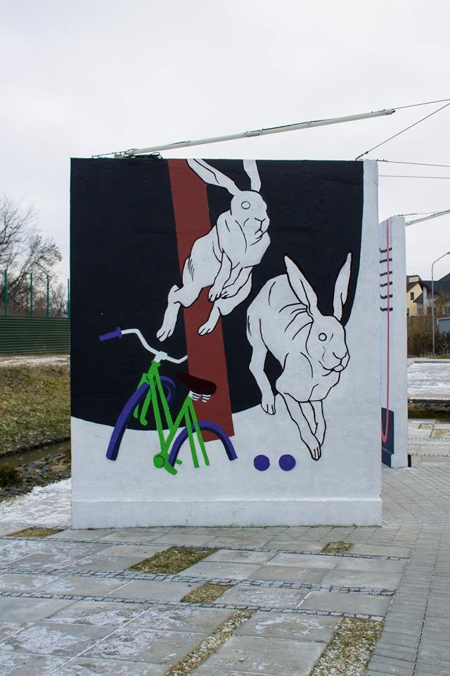 Автор пояснив, що означають великі малюнки у вуличній галереї Луцька