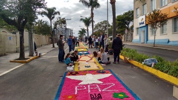 На вулицях Бразилії з’явились українські тризуби. ФОТО