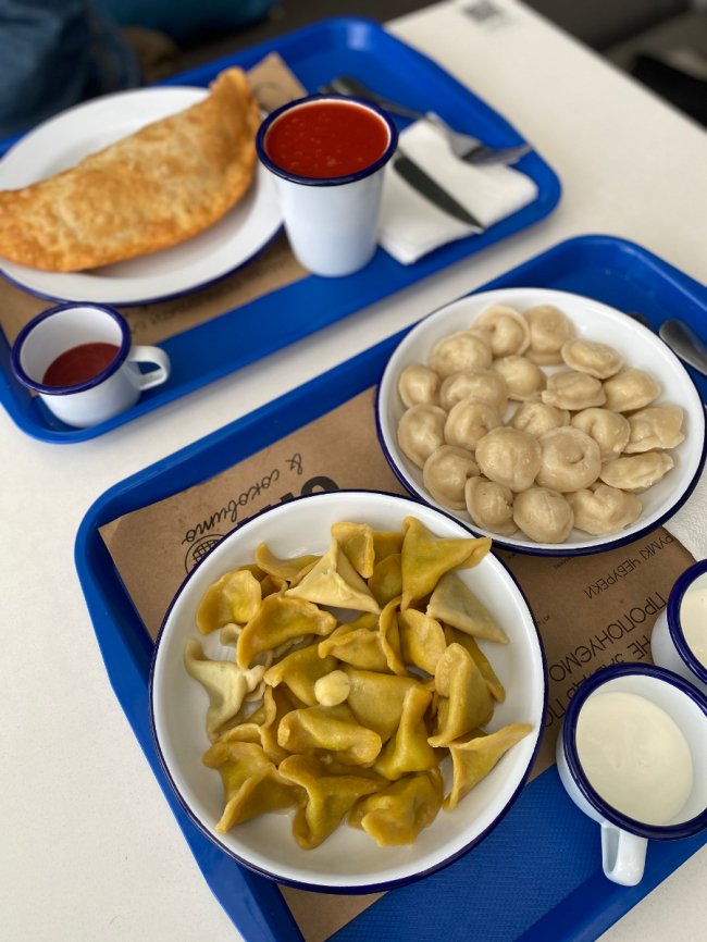 На фудкорті у «Промені» можна купити натуральні пельмені у форматі «з собою»*