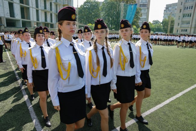У волинський військовий ліцей вступили 140 дівчат. ФОТО