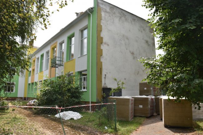 Показали, як змінюється луцька школа, яка не бачила ремонту понад пів століття. ФОТО