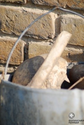 На древньому кладовищі Луцька – непоховані рештки людей. ФОТО