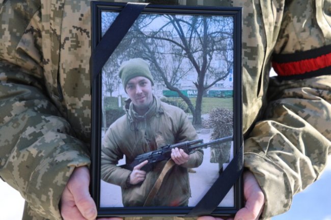 Лучани провели в останню дорогу двох Героїв Романа Конделя та Віталія Никитишина