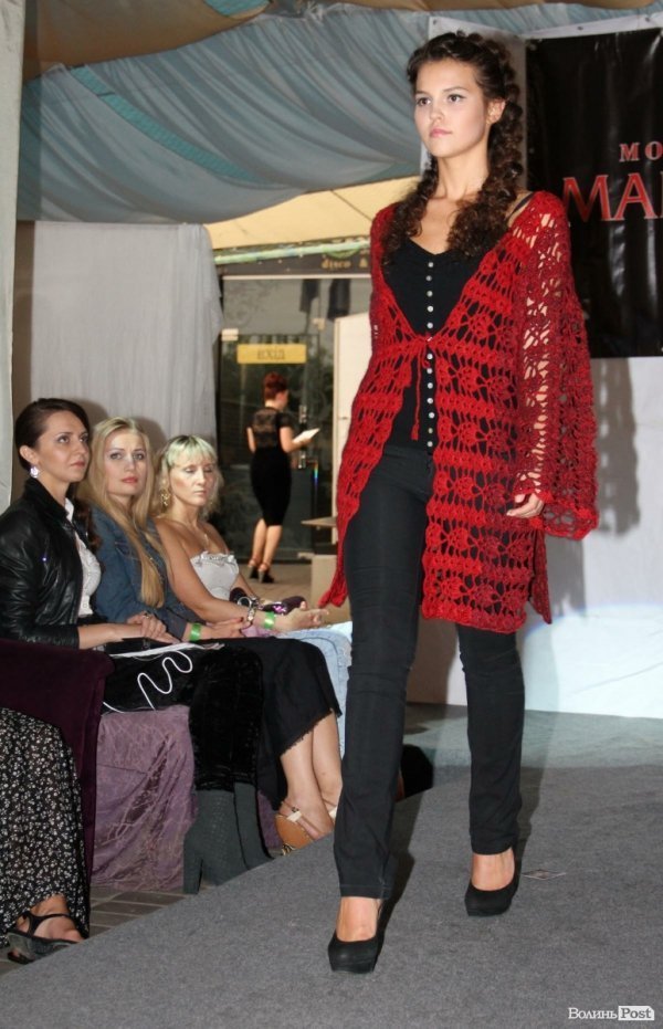 Довгоногі красуні, купальники, сукні: День моди в Луцьку. ФОТО