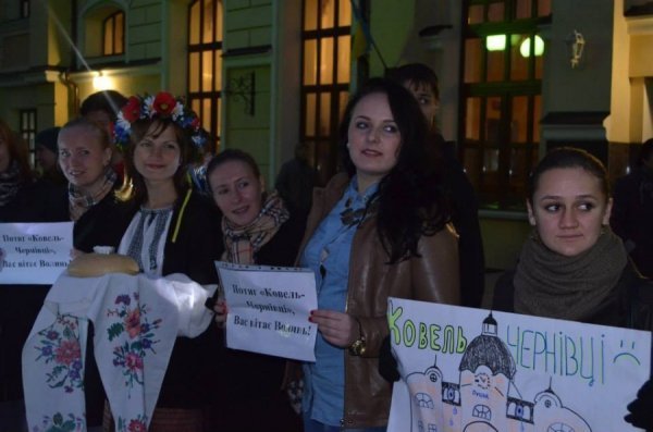 Як у Луцьку зустрічали потяг «Ковель – Чернівці». ФОТО