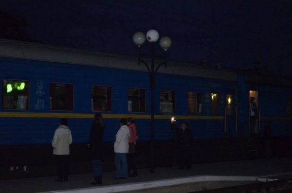 Як у Луцьку зустрічали потяг «Ковель – Чернівці». ФОТО