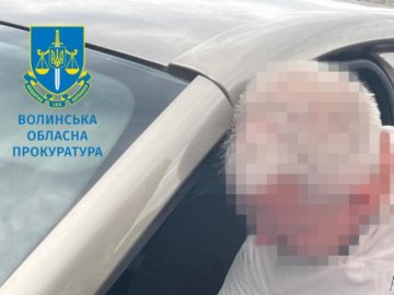 Стало відомо ім'я посадовця з Волині, який за гроші пропонував військовозобов’язаним свою допомогу у виїзді за кордон