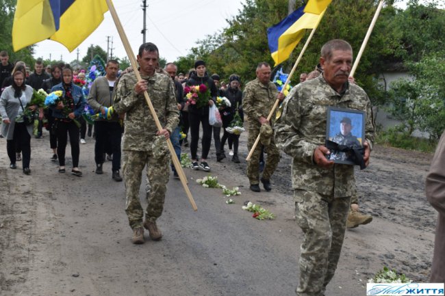 На Волині в останню дорогу провели Героя Василя Гайченю, який загинув внаслідок нещасного випадку