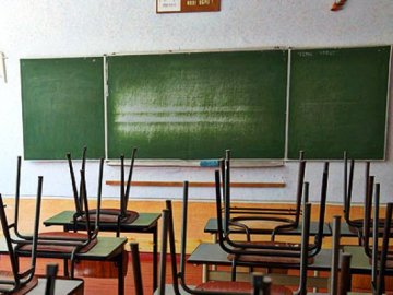 В Івано-Франківську продовжили шкільні канікули 