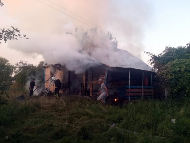 На світанку в селі на Волині згорів житловий будинок