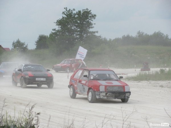 Під Луцьком змагалися автогонщики. ФОТО 