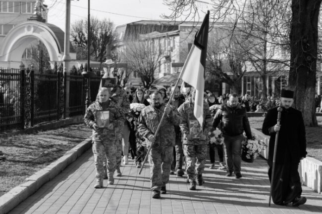 Скорбота в Луцьку: громада прощалася з двома Героями
