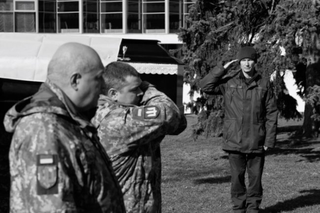 Скорбота в Луцьку: громада прощалася з двома Героями