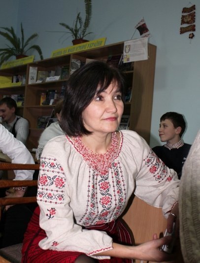 У Луцьку на Андріївських вечорницях нігерієць смакував вареники. ФОТО