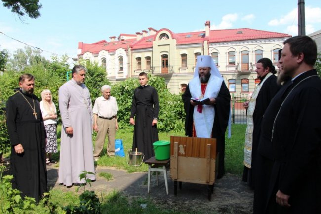 Владика Михаїл освятив монастир у Луцьку