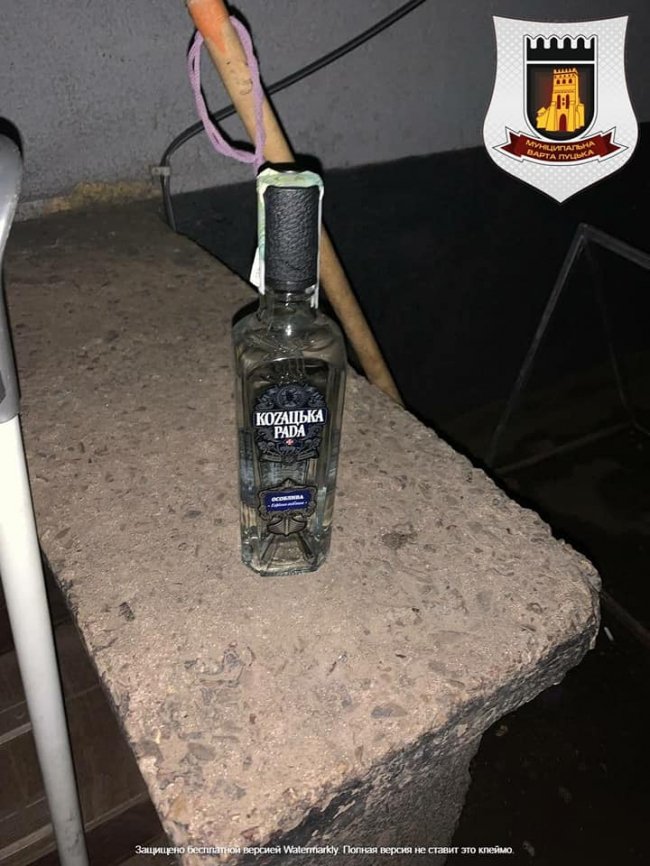 Магазин у центрі Луцька продавав вночі алкоголь. ФОТО