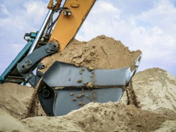 Волинянин хотів «порішати» з поліцейськими незаконний видобуток піску