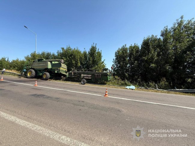 Смертельна аварія на Волині: водій комбайну наїхав на 59-річну велосипедистку
