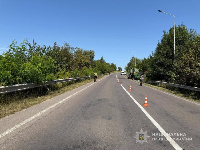 Смертельна аварія на Волині: водій комбайну наїхав на 59-річну велосипедистку