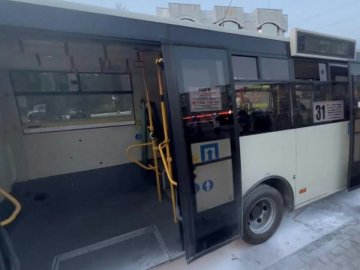 У Луцьку на Київському майдані загорілася маршрутка