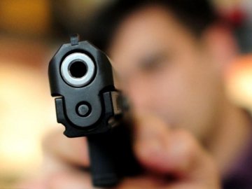 У Києві в авто знайшли вбитого чоловіка