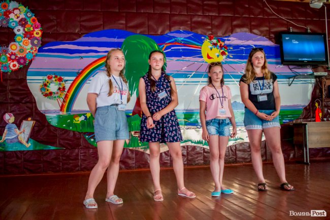 Незабутні знайомства і розваги: як діти з Луганщини провели день у таборі на Світязі. ФОТО