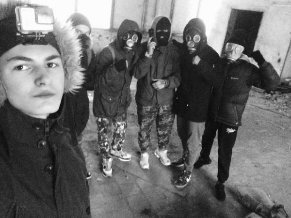 Підлітки влаштували екскурсію закинутим заводом у Нововолинську