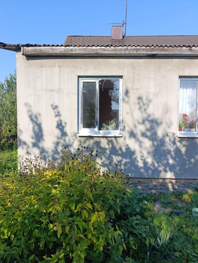 Пошкоджений житловий будинок: що відомо про наслідки атаки на Рівненщину