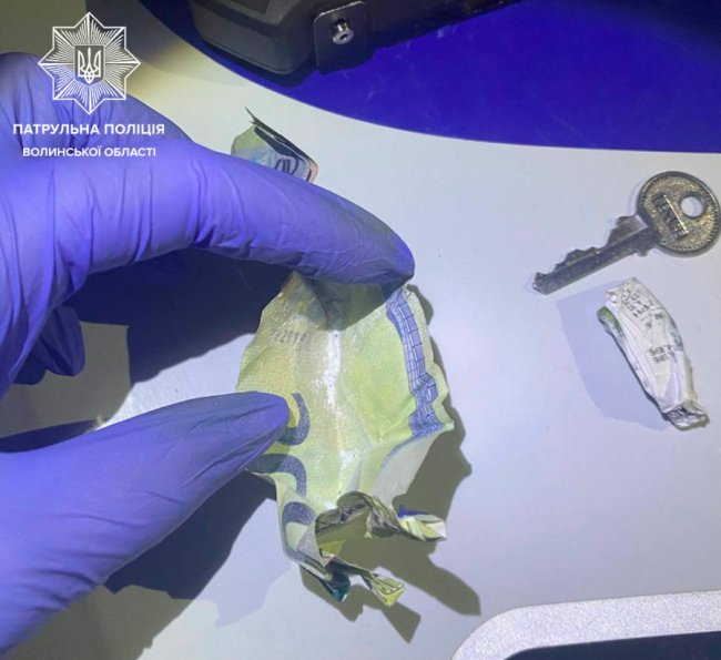 У Луцьку затримали чоловіка з наркотиками. ФОТО