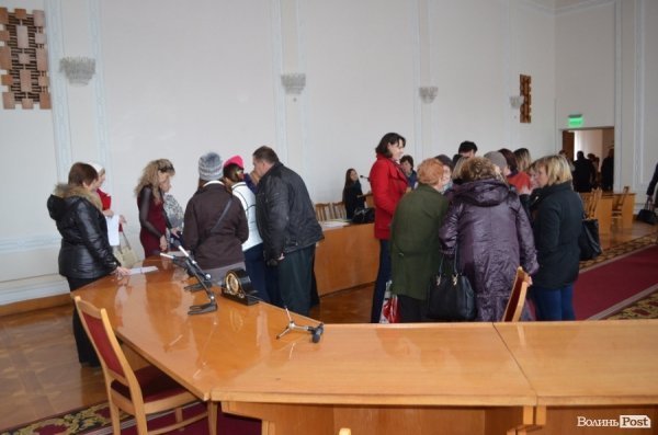 Родичі бійців АТО вимагали у Гунчика ротації. ФОТО