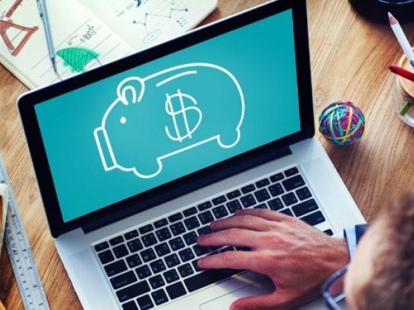 Особливості онлайн кредитування в Україні: порядок оформлення та документи*