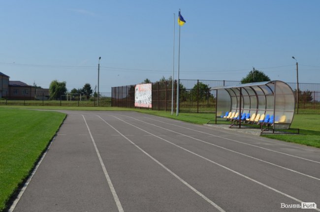 Прекрасне місце для занять спортом, - міністр оцінив стадіон у селі на Волині